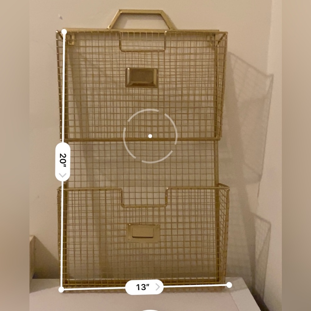 Gold mail organizer